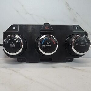 2013-18 Dodge Ram 1500 Climate Temperature Control w/ Rear Defrost 68105021AD